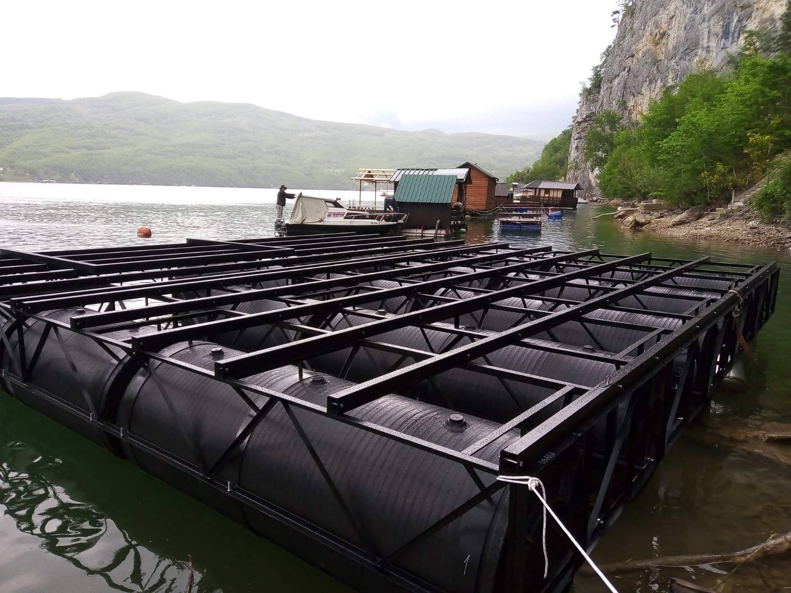 Pontoni za kućicu na vodi fi 1000 mm