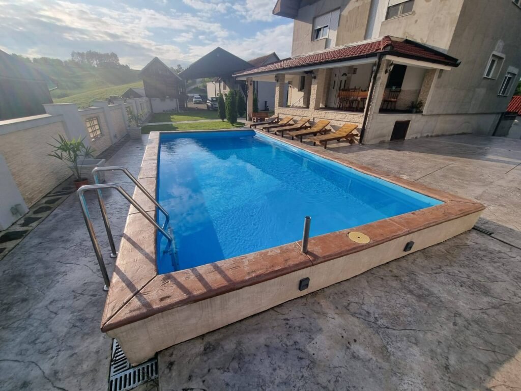Bazen za dvorište ili vikendicu