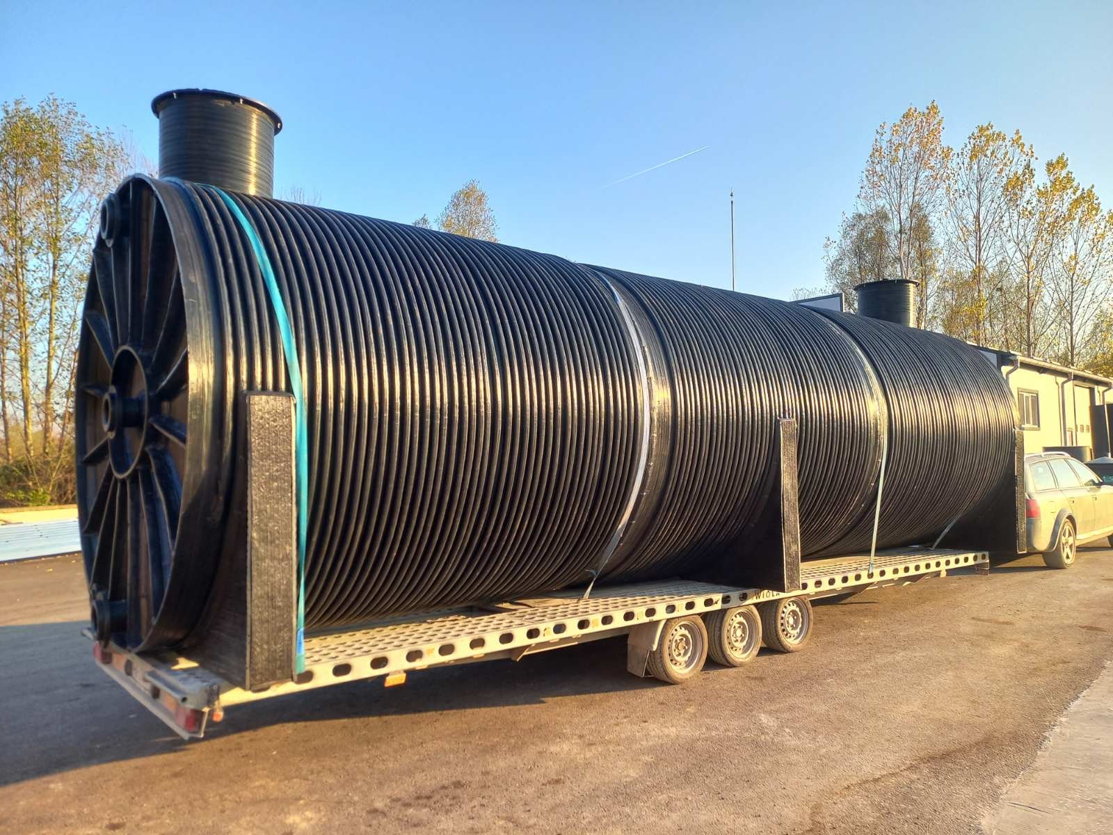 Horizontalni rezervoar za vodu sa stopama V 40000l fi 2500 x 8200